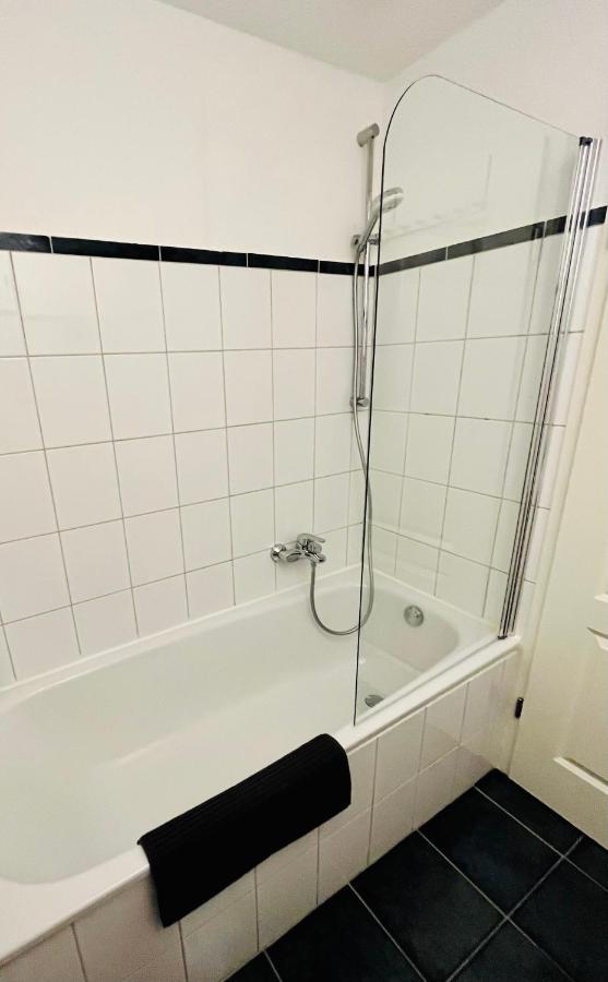 Aycatcherhomes - Top Lage I 4 Personen I 2 Schlafzimmer I Zentral I Altstadt Marburg I Naehe Fluss Lahn I Wlan I Apartment Sirius Exteriér fotografie